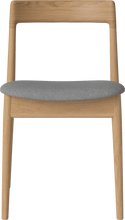 Carica l'immagine nel visualizzatore di Gallery, Calma upholstered dining chair