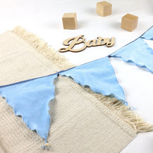 Load image into Gallery viewer, Welurowa girlanda trójkąty w kolorze Baby Blue