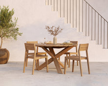 Carica l&#39;immagine nel visualizzatore di Gallery, Circle outdoor dining table