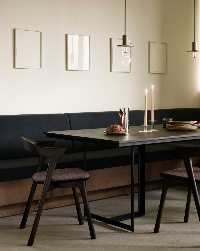 Tacet dining table