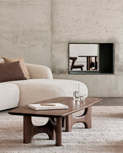 Laden Sie das Bild in den Galerie-Viewer, Flow coffee table