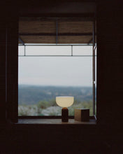 Laden Sie das Bild in den Galerie-Viewer, Kizu Portable Table Lamp