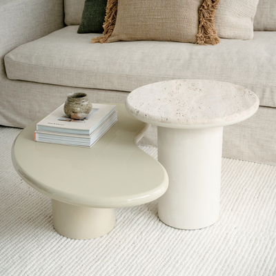 Coffee table Loches W92.5 cm x D56 cm x H35 cm - Shining Pale khaki Stoneskin - Round edge