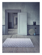 Charger l'image dans la galerie, Misty Lt/Grey hand-knotted rug – styled in a living room | Linie Design at Bois Blanc Home, Limassol, Cyprus