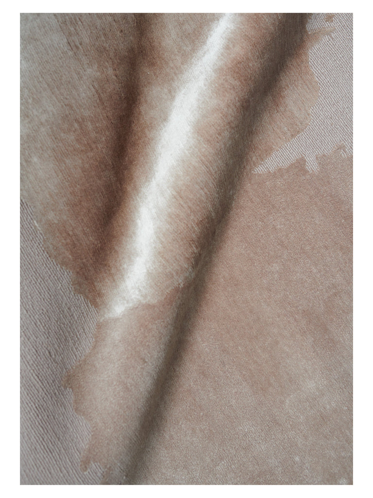 Monu Rose hand-knotted rug – detail 2 | Linie Design at Bois Blanc Home, Limassol, Cyprus