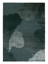 Carica l'immagine nel visualizzatore di Gallery, Monu Leaf hand-knotted rug – product photo | Linie Design at Bois Blanc Home, Limassol, Cyprus