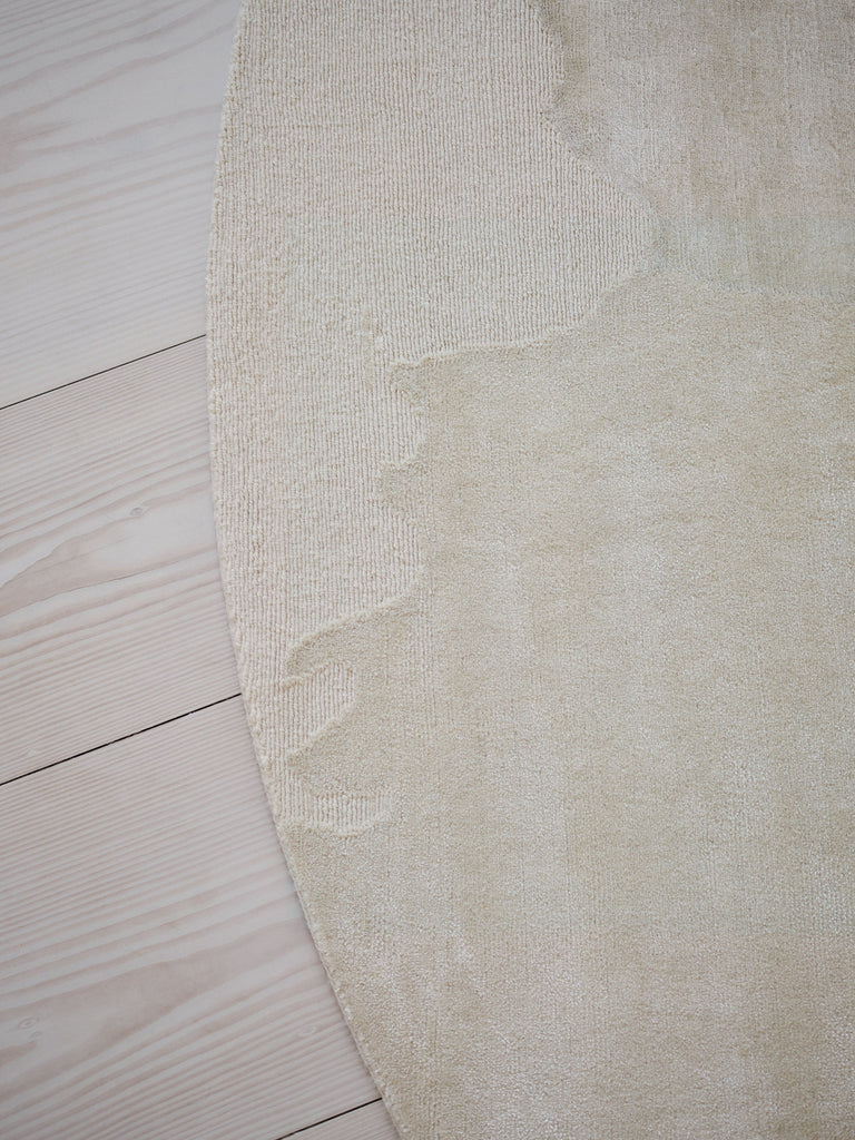 Monu Beige hand-knotted rug – detail 4 | Linie Design at Bois Blanc Home, Limassol, Cyprus
