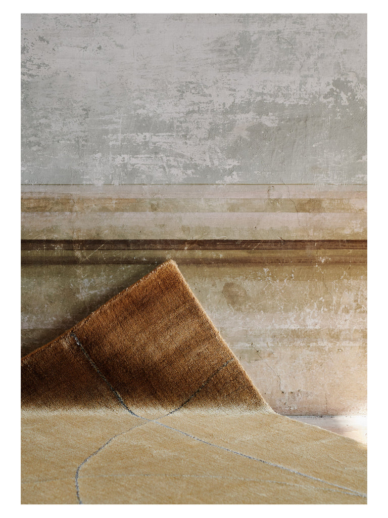 Circulus Ochre loom-knotted rug – close-up of the texture | Linie Design at Bois Blanc Home, Limassol, Cyprus