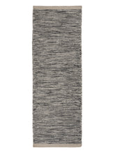 Laden Sie das Bild in den Galerie-Viewer, Asko Terrazzo hand-woven rug – detail 2 | Linie Design at Bois Blanc Home, Limassol, Cyprus