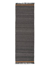 Laden Sie das Bild in den Galerie-Viewer, Sigyn Stone hand-woven rug – detail 2 | Linie Design at Bois Blanc Home, Limassol, Cyprus