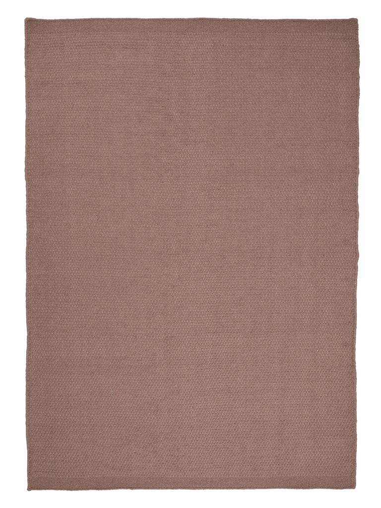 Oksa Powder hand-woven rug – product photo | Linie Design at Bois Blanc Home, Limassol, Cyprus