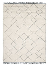 Laden Sie das Bild in den Galerie-Viewer, Torun Black hand-knotted rug – product photo | Linie Design at Bois Blanc Home, Limassol, Cyprus