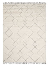 Laden Sie das Bild in den Galerie-Viewer, Torun Earth hand-knotted rug – product photo | Linie Design at Bois Blanc Home, Limassol, Cyprus