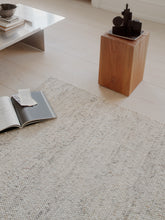 Carica l'immagine nel visualizzatore di Gallery, Agner Beige hand-woven rug – detail 3 | Linie Design at Bois Blanc Home, Limassol, Cyprus