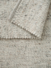 Carica l'immagine nel visualizzatore di Gallery, Agner Beige hand-woven rug – detail 5 | Linie Design at Bois Blanc Home, Limassol, Cyprus
