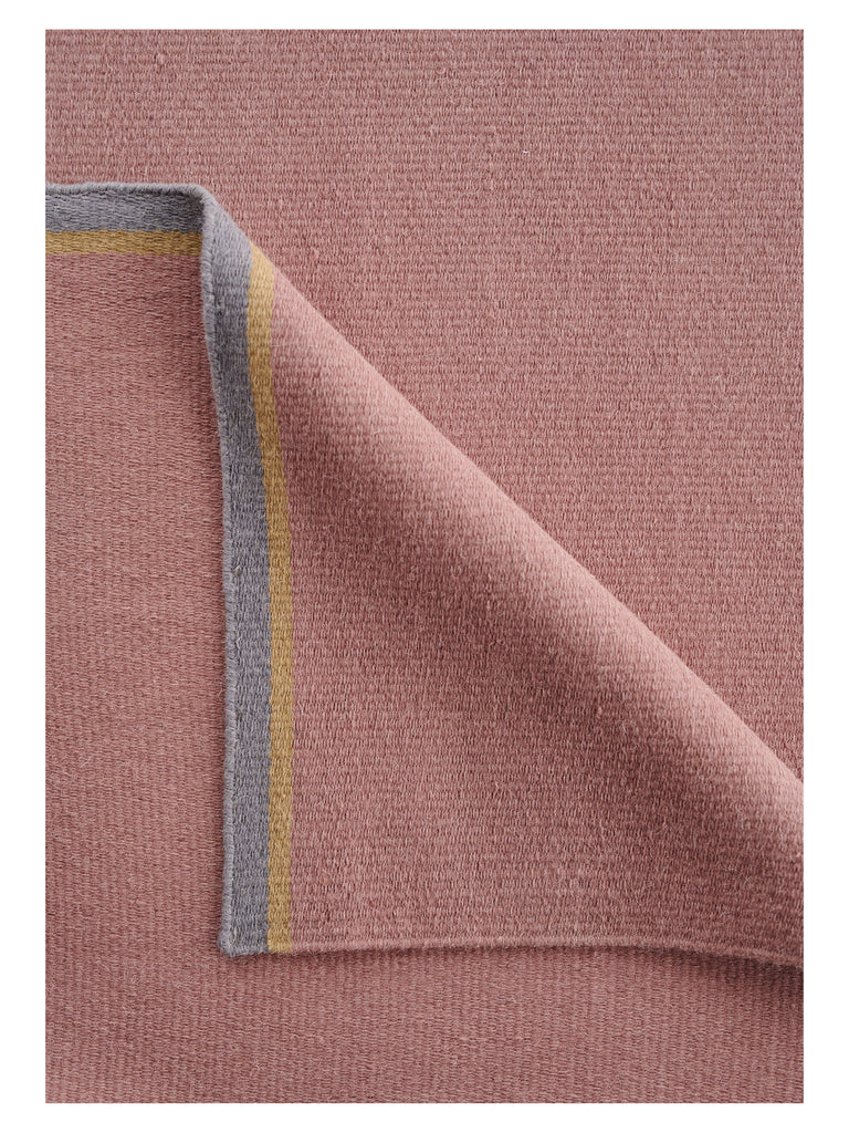 Margun Rose hand-woven rug – close-up of the texture | Linie Design at Bois Blanc Home, Limassol, Cyprus