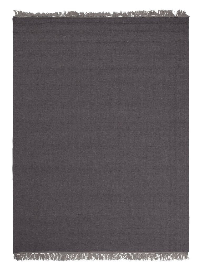 Une Grey loom-knotted rug – product photo | Linie Design at Bois Blanc Home, Limassol, Cyprus