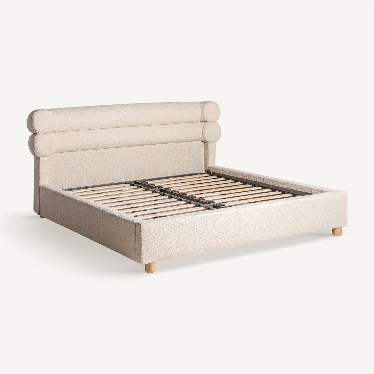 Bouclé bed