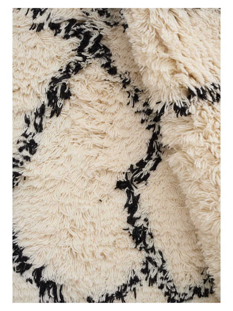 Ruffle Black hand-knotted rug – close-up of the texture | Linie Design at Bois Blanc Home, Limassol, Cyprus