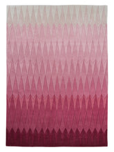 Laden Sie das Bild in den Galerie-Viewer, Acacia Pink hand-tufted rug – product photo | Linie Design at Bois Blanc Home, Limassol, Cyprus