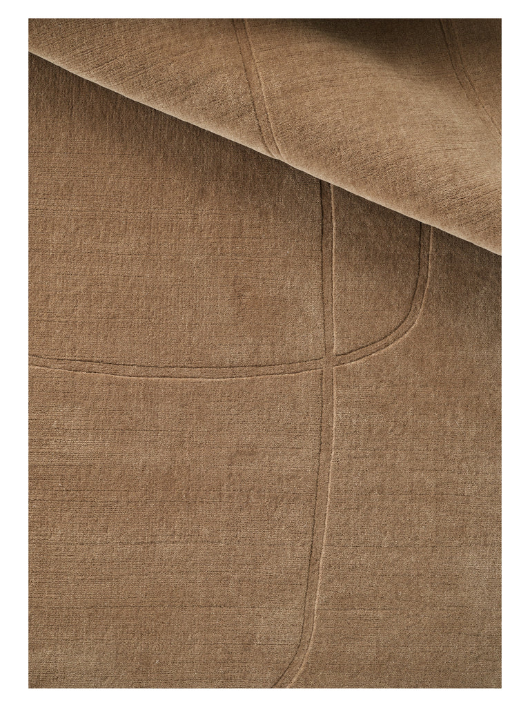 Cursive Expanse Amber loom-knotted rug – detail 2 | Linie Design at Bois Blanc Home, Limassol, Cyprus