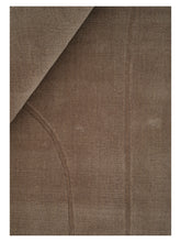 Laden Sie das Bild in den Galerie-Viewer, Cursive Expanse Cactus loom-knotted rug – close-up of the texture | Linie Design at Bois Blanc Home, Limassol, Cyprus