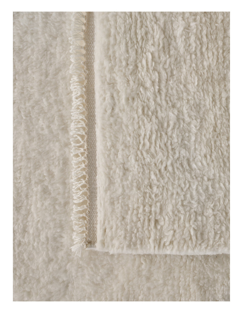 Soft Savannah White hand-knotted rug – close-up of the texture | Linie Design at Bois Blanc Home, Limassol, Cyprus