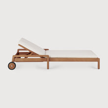 Laden Sie das Bild in den Galerie-Viewer, Jack outdoor adjustable lounger off white thin cushion