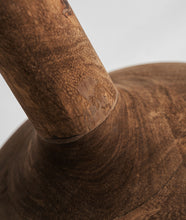 Carica l&#39;immagine nel visualizzatore di Gallery, Brown Mango Wood Floor Lamp