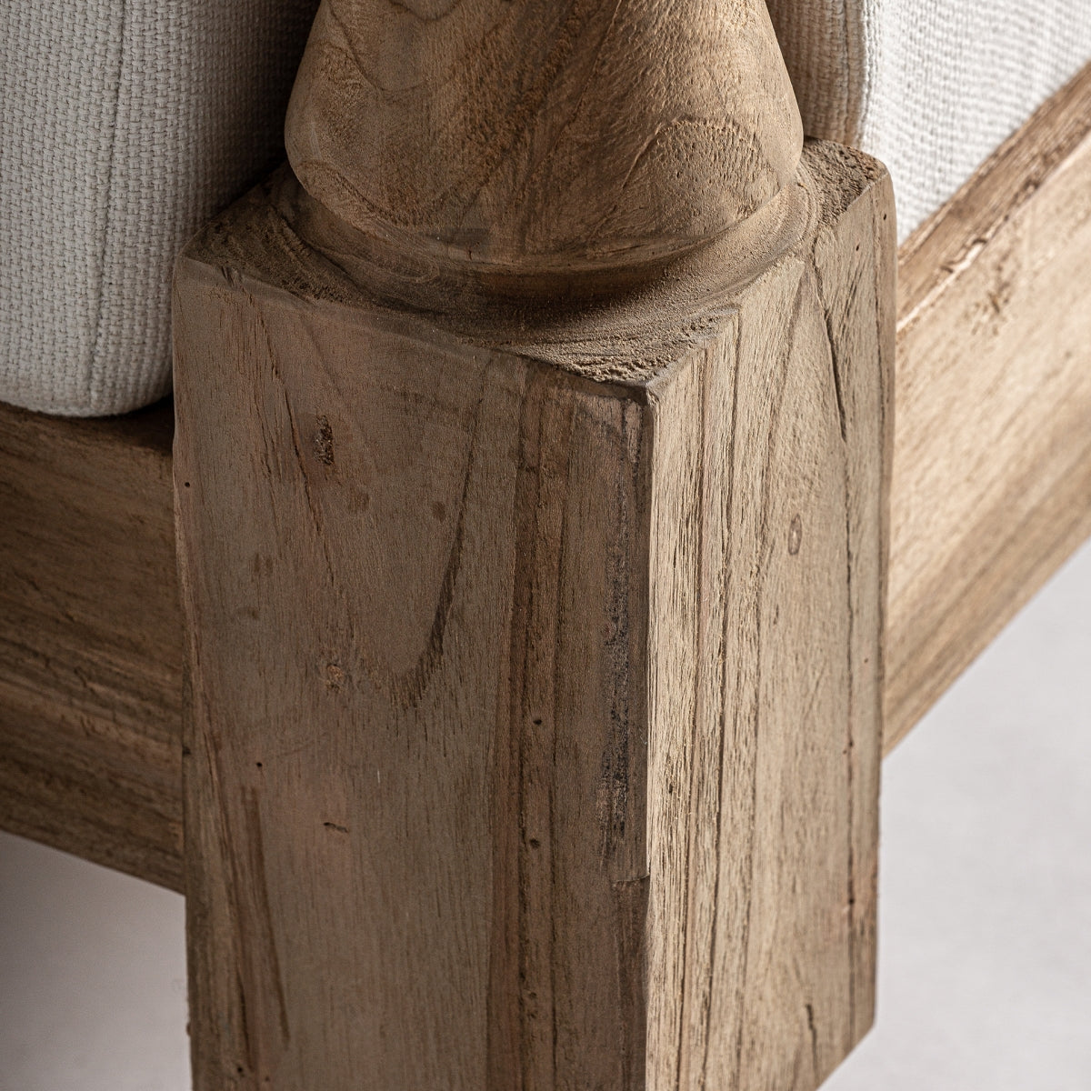 TEAK LOUNGER