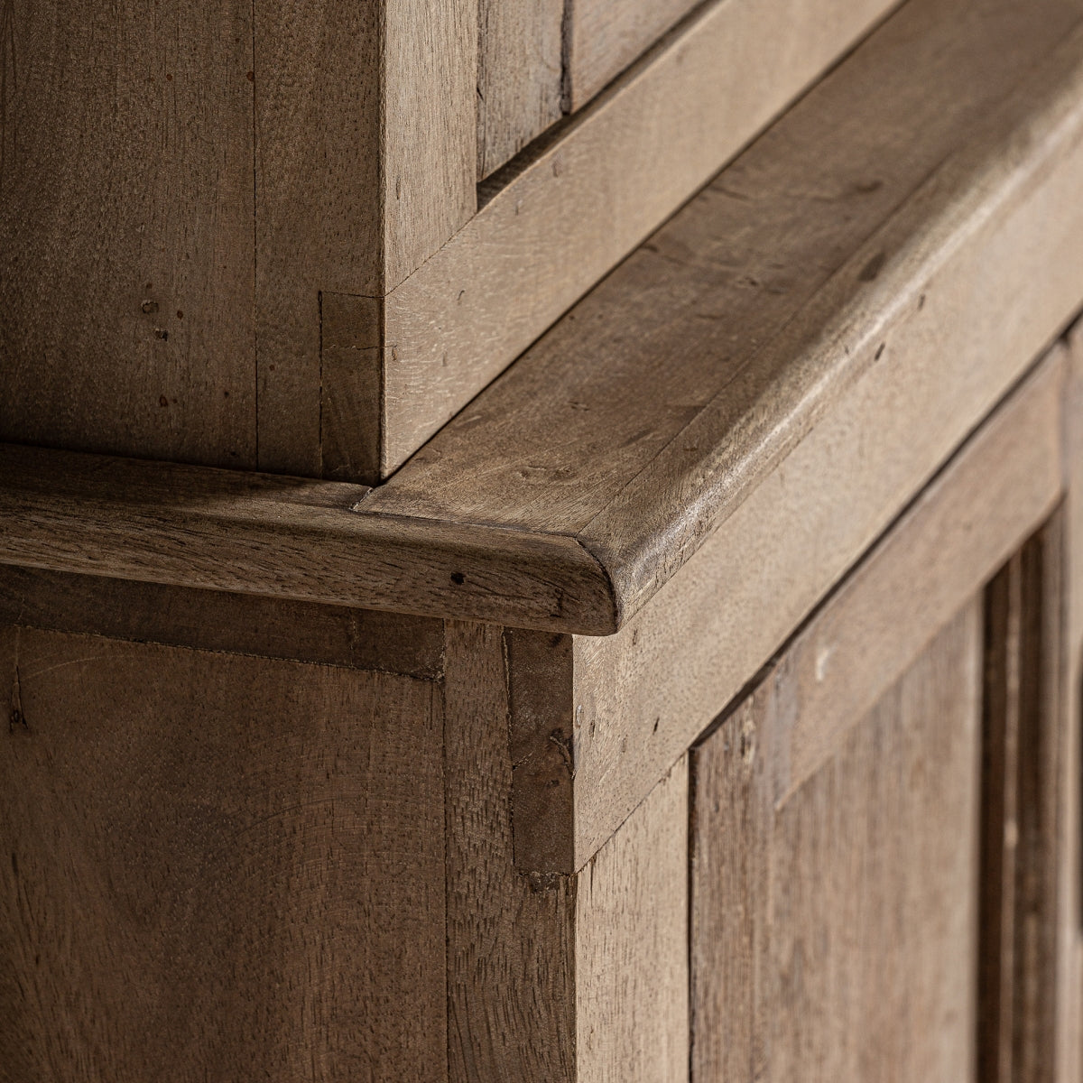 GLASS CABINET