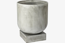 Load image into Gallery viewer, Podium Flowerpot Ø55 x H67,5 cm