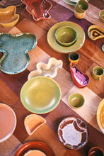 Load image into Gallery viewer, 70s ceramics: café mug bay
