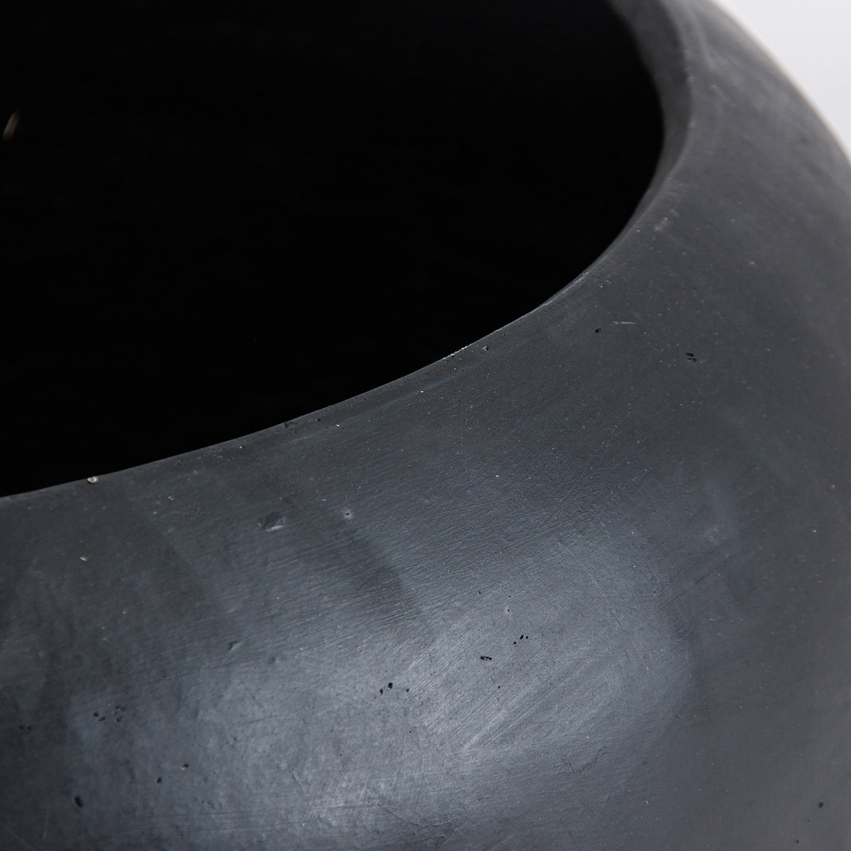 BLAGHE AMPHORA VASE