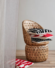 Carica l&#39;immagine nel visualizzatore di Gallery, FURUD cushion
