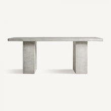 Carica l&#39;immagine nel visualizzatore di Gallery, Stone dining table