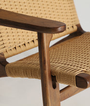 Laden Sie das Bild in den Galerie-Viewer, Brown Elm Wood and Rope Armchair