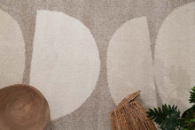 Load image into Gallery viewer, Lilly Carpet 200x290cm