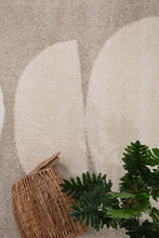 Load image into Gallery viewer, Lilly Carpet 200x290cm