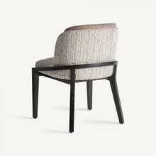 Laden Sie das Bild in den Galerie-Viewer, Upholstered armchair