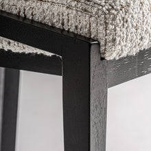 Laden Sie das Bild in den Galerie-Viewer, Upholstered armchair