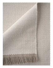 Laden Sie das Bild in den Galerie-Viewer, Pastoral Unity White hand-woven rug – close-up of the texture | Linie Design at Bois Blanc Home, Limassol, Cyprus