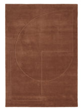 Laden Sie das Bild in den Galerie-Viewer, Lineal Poem Amber hand-tufted rug – product photo | Linie Design at Bois Blanc Home, Limassol, Cyprus