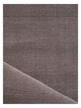 Laden Sie das Bild in den Galerie-Viewer, Halo Cloud Marble loom-knotted rug – close-up of the texture | Linie Design at Bois Blanc Home, Limassol, Cyprus
