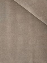Laden Sie das Bild in den Galerie-Viewer, Halo Cloud Taupe loom-knotted rug – close-up of the texture | Linie Design at Bois Blanc Home, Limassol, Cyprus