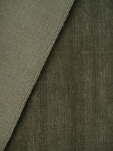 Laden Sie das Bild in den Galerie-Viewer, Halo Cloud Moss loom-knotted rug – detail 4 | Linie Design at Bois Blanc Home, Limassol, Cyprus