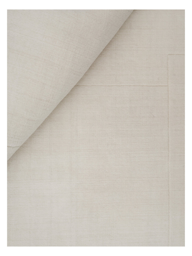 Geometric Maze White loom-knotted rug – close-up of the texture | Linie Design at Bois Blanc Home, Limassol, Cyprus