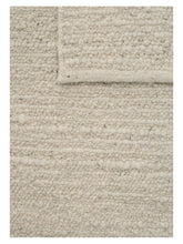 Carica l'immagine nel visualizzatore di Gallery, Melange Sky Silver hand-woven rug – detail 3 | Linie Design at Bois Blanc Home, Limassol, Cyprus