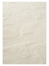 Laden Sie das Bild in den Galerie-Viewer, Polar Angels White hand-woven rug – detail 6 | Linie Design at Bois Blanc Home, Limassol, Cyprus