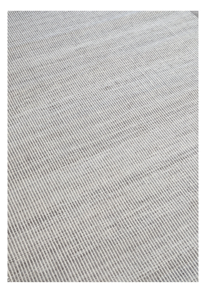 Arbrello Metal hand-woven rug – close-up of the texture | Linie Design at Bois Blanc Home, Limassol, Cyprus